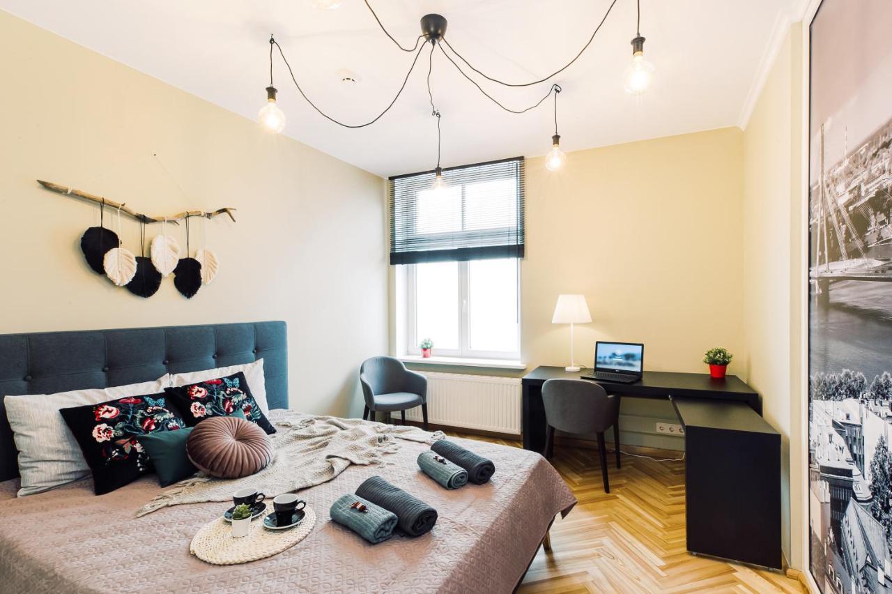 Elvis Apartment/11 Beds/6 Bedrooms/Riga Old Town Exterior photo